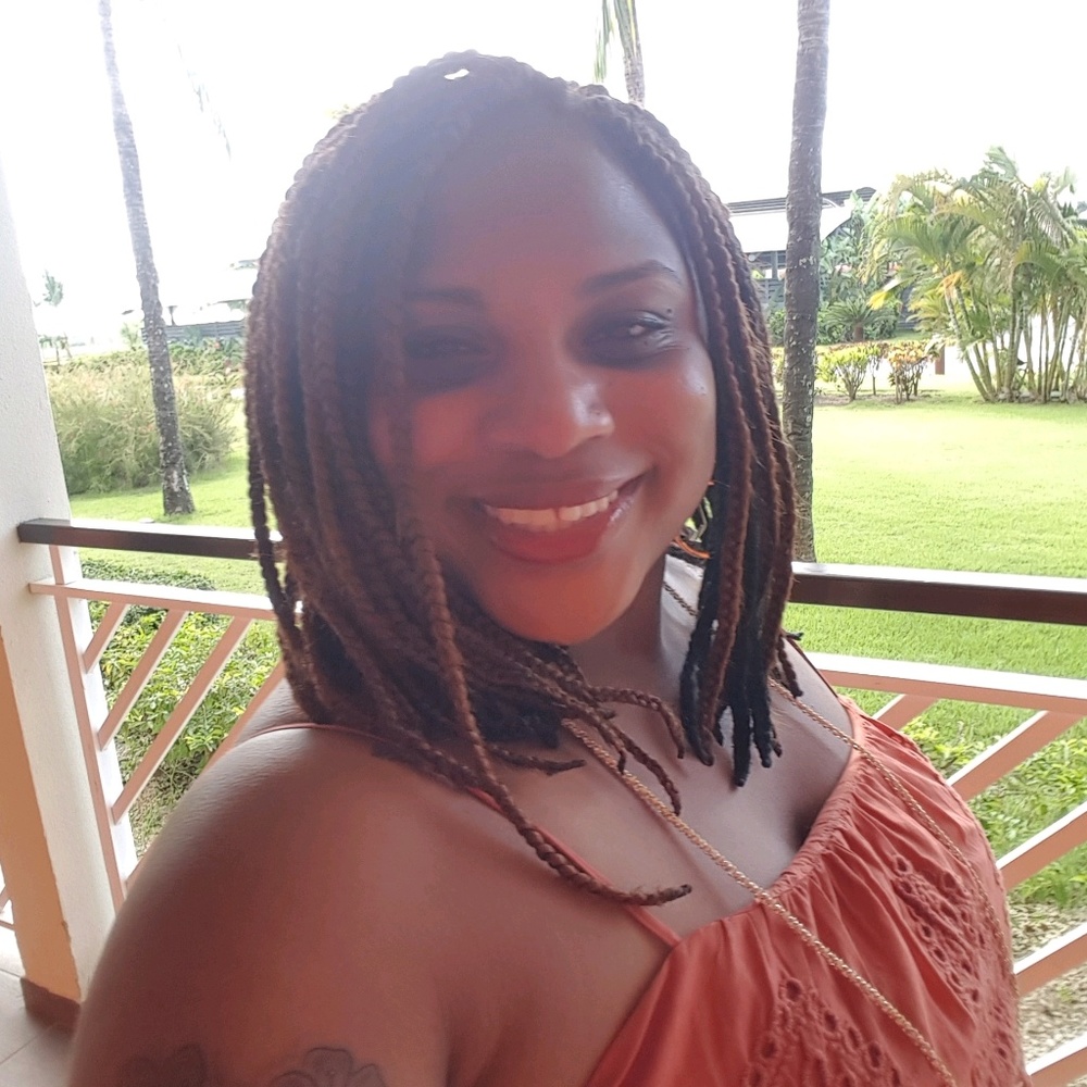 Meet your Posher, Simone